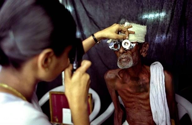 Toric lenses for cataract