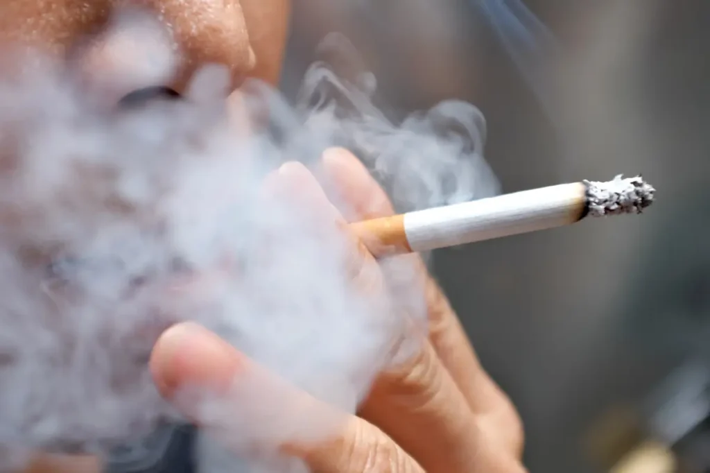 How Smoking Affects Your Eyes